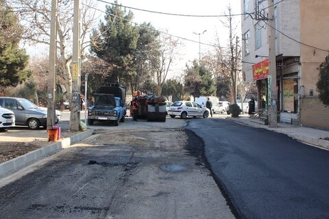۵۶۰۰ متر مربع عملیات آسفالت در معابر منطقه ۷ اجرا شد اسفالت منطقه 7