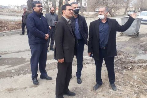 بازدید معاون دادستان کرج از منطقه ۴/ تخریب یک مورد ساختوساز غیرمجاز بازدید معاون دادستان از منطقه 4 - کراپشده