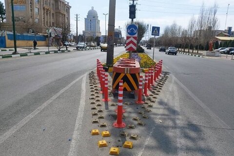 ایمن سازی معابر منطقه سه با نصب تجهیزات ترافیکی 11 - کراپشده