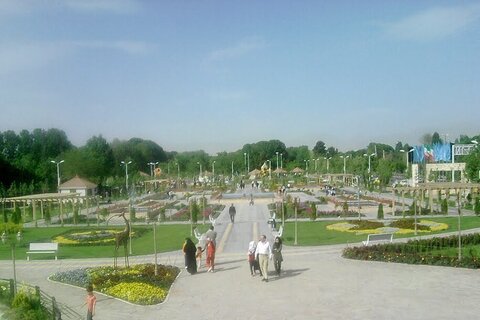 پارک هامون از ته سیگارهای رهاشده پاکسازی شد پارک - کراپشده