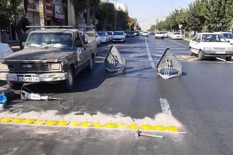 نصب علائم ترافیکی در منطقه یک با هدف کاهش تصادفات  55 - کراپشده