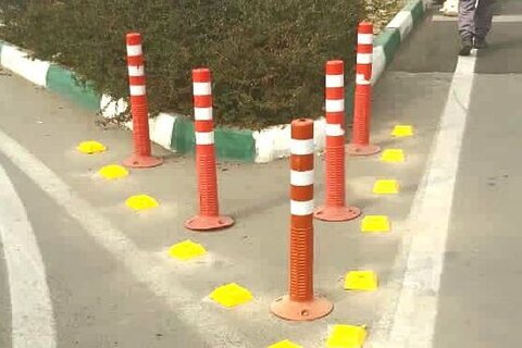 تجهیزات ترافیکی در معابر منطقه هشت نصب شد 55 - کراپشده