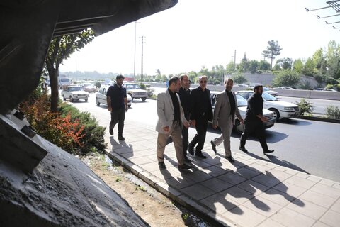 هیچ تعارفی با مدیران کم کار نداریم/ منکر کاستیهای سطح شهر نیستیم بازدید از حاشیه اتوبان به همراه مدیران مربوطه  جهت رسیدگی به وضعیت خدمات شهر در مناطق فوق الذکر