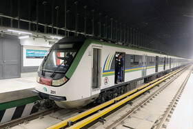 حرکت قطار شهری در ریلِ بهره برداری / مترو وارد تونلِ «راه اندازی» می شود