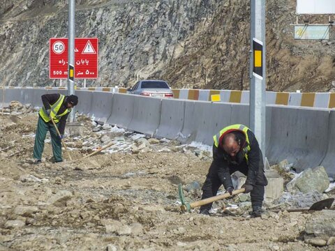 آغاز احداثِ کمربندی سبز و جنگلکاری در حاشیه اتوبان همت و بزرگراه شمالی جنگل کاری