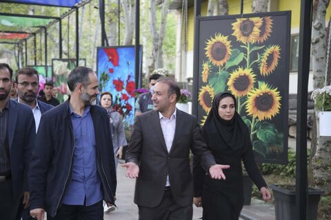 بازدید نمایندگان کرج در مجلس شورای اسلامی از نهمین جشنواره لاله های کرج