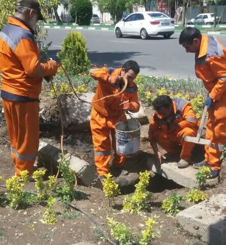 آغاز عملیات لایروبی منهولها، انهار و مسیلهای سطح منطقه ۹ 9 - کراپشده