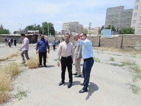 بازدید اعضای شورای اسلامی شهر از پروژه بازگشایی خیابان هشت متری دوم در منطقه ۵ کرج