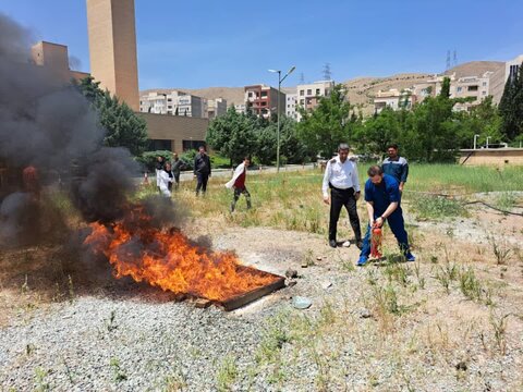 دوره آموزشی اطفاء حریق ویژه پرسنل بیمارستان البرز برگزار شد دوره آتش نشانی ویژه پرسنل بیمارستان البرز