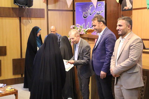 تجلیل از دختران فرماندهان پایگاههای بسیج شهرداری کرج حوزه 8 بسیج