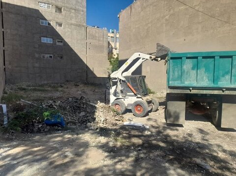 عملیات جمعآوری نخاله و تسطیح زمینهای خالی در سطح منطقه ۳ انجام شد 3