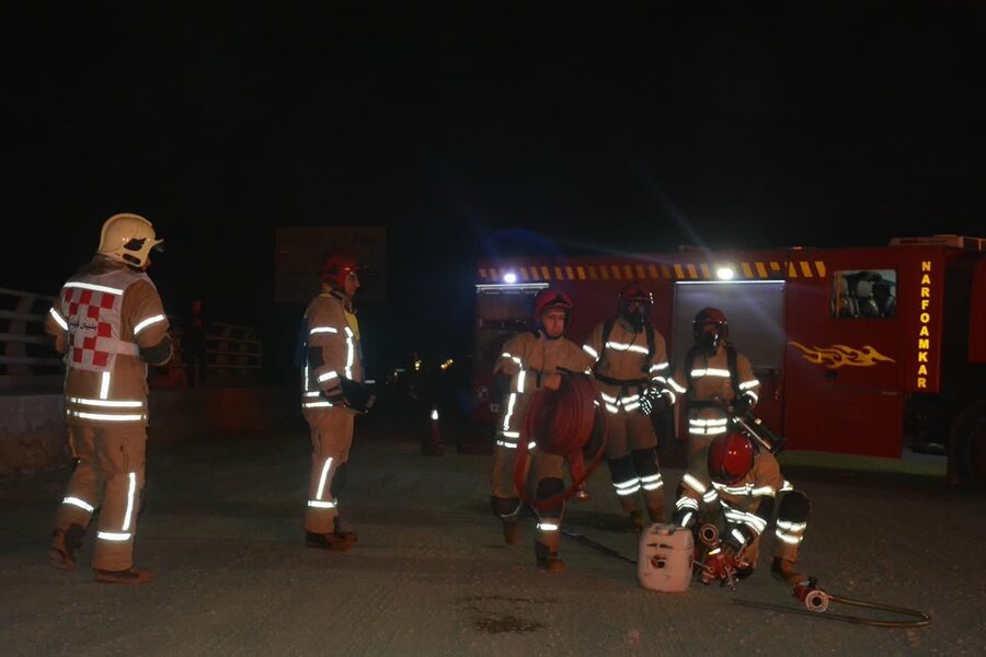 مانور عملیاتی آتشنشانان کرج در آزادراه همت