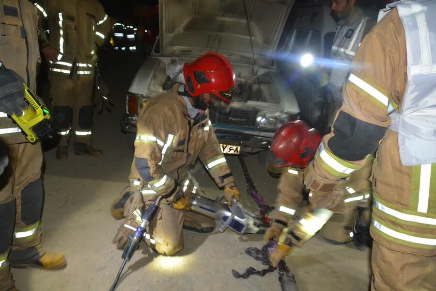 مانور عملیاتی آتشنشانان کرج در آزادراه همت