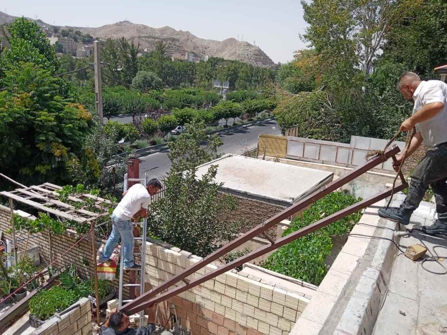 تخریب سازه غیر مجاز در حال احداث