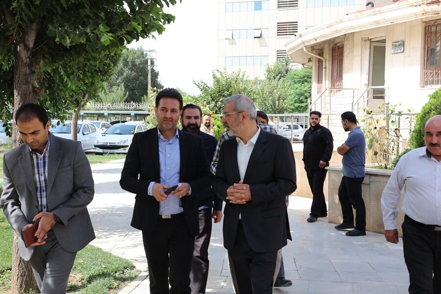 شهردار کرج بهصورت سرزده از منطقه ۳ شهرداری بازدید کرد