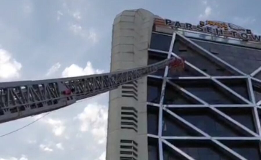 در حریق برج تجاری کرج ۷۰ نفر نجات یافتند