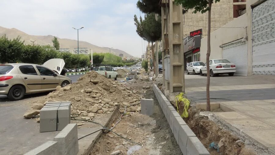 احداث و بهسازی شبکه هدایت و جمعآوری آبهای سطحی