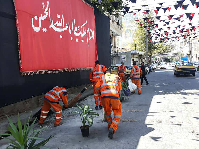 پاکسازی مستمر معابر شهری در ایام سوگواری سیدالشهدا(ع)