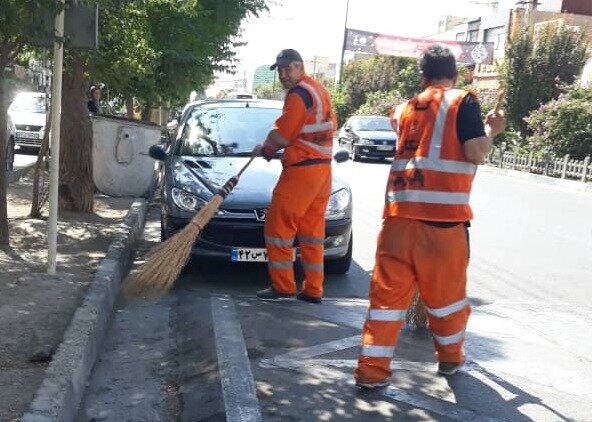 پاکسازی مستمر معابر شهری در ایام سوگواری سیدالشهدا(ع)