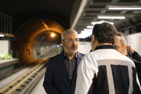 حفاری و لاینینگ هسته مرکزی ایستگاه شهید سلطانی پایان یافت بازدید شهردار از مترو