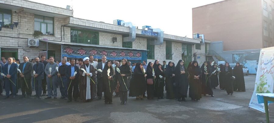 گلباران قبور مطهر شهدای محله چهارصد دستگاه بهمناسبت هفته دولت