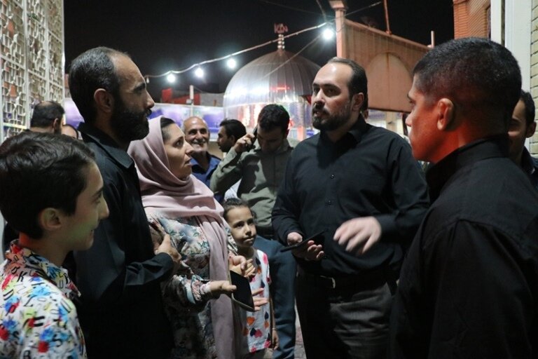 سرپرست منطقه ۶ کرج با شهروندان محله ۲۲ بهمن شمالی دیدار کرد