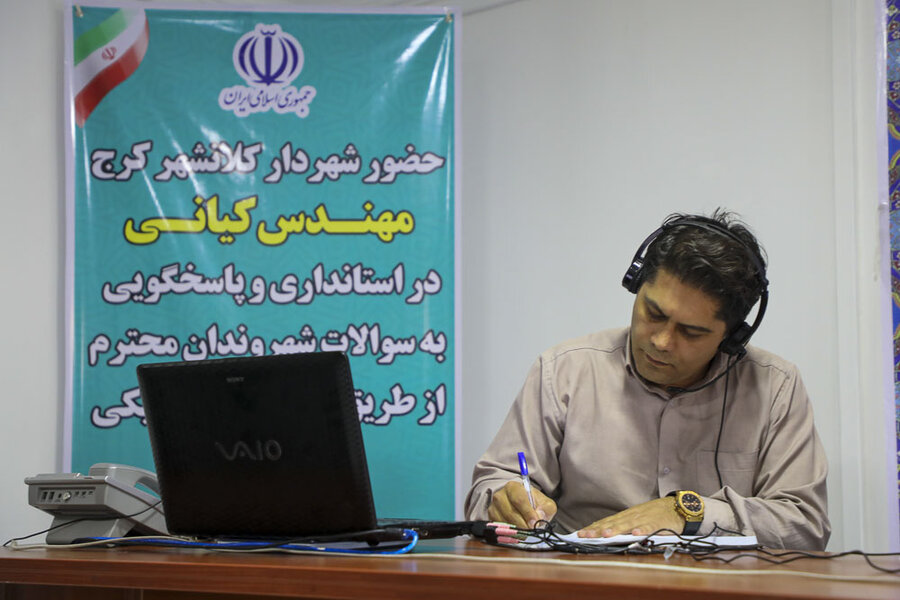 شهردار کرج صحبتهای شهروندان را شنید