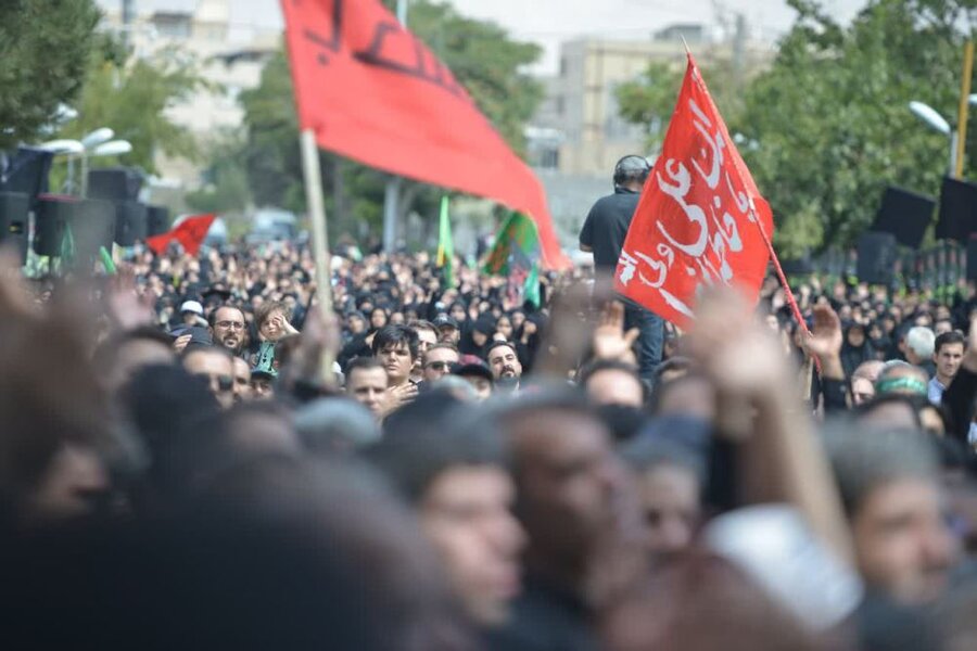 پیادهروی بزرگ جاماندگان اربعین شهر کرج برگزار شد