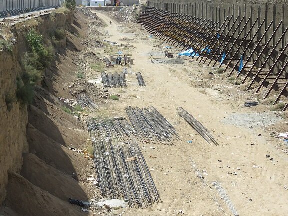 ایمنسازی و عملیات اجرایی دیوارههای گود حصارک آغاز شد