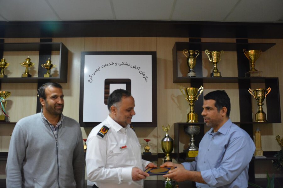 دیدار حافظان امنیت با رئیس آتش نشانی کرج