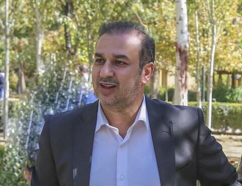 کاشت ۵۱۸ اصله درخت و ۱۱۰ بوته درختچه در زیرگذر مهر ویلا علیرضا عاقلی - کراپشده