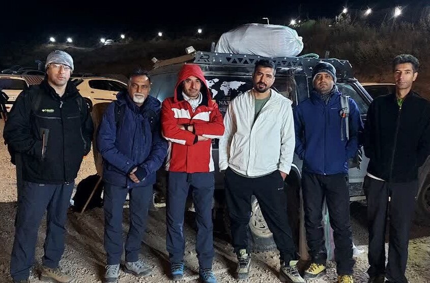 صعود کوهنوردان سازمان فاوا شهرداری کرج به بام ایران