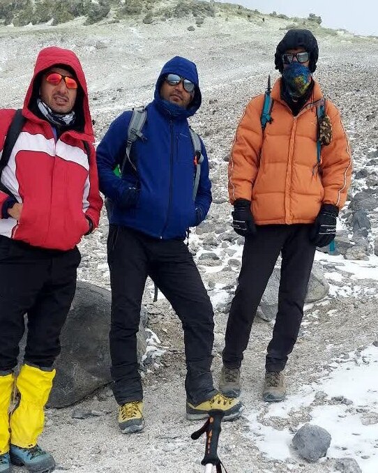 صعود کوهنوردان سازمان فاوا شهرداری کرج به بام ایران