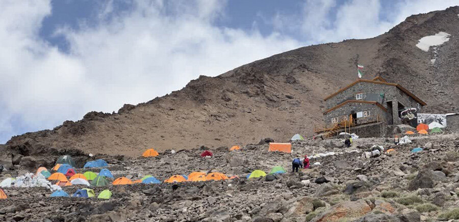 صعود کوهنوردان سازمان فاوا شهرداری کرج به بام ایران