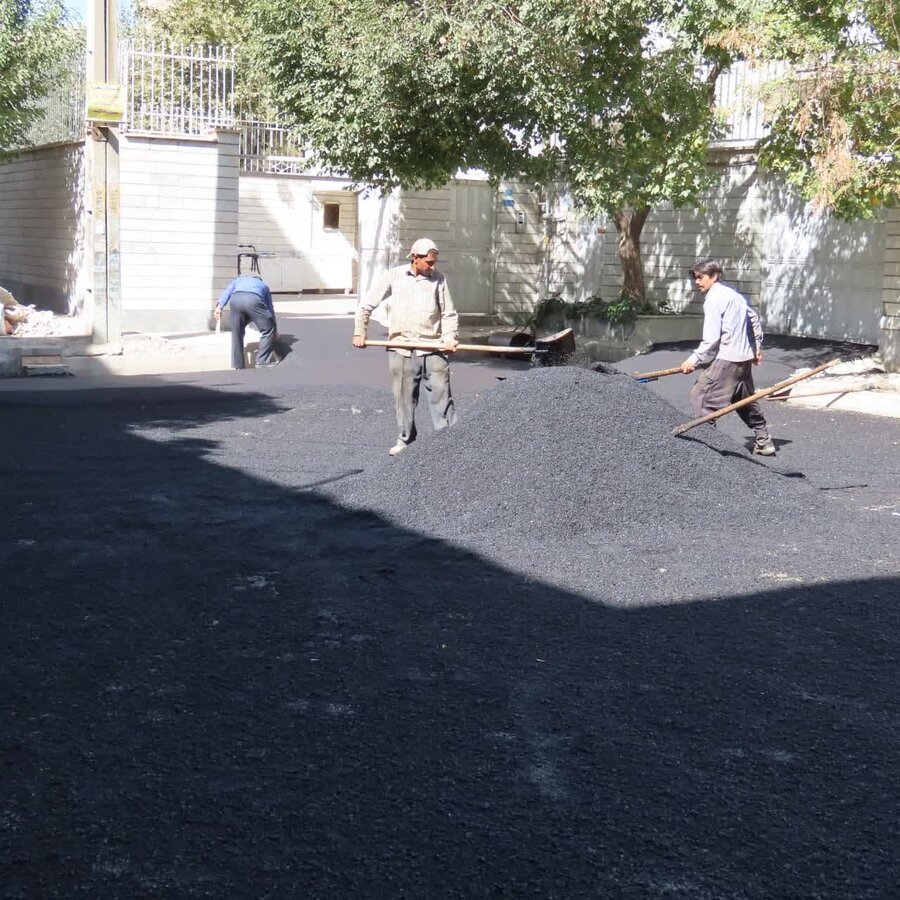 آغاز اجرای طرح جهادی روکش آسفالت در معابر منطقه ۸ کرج