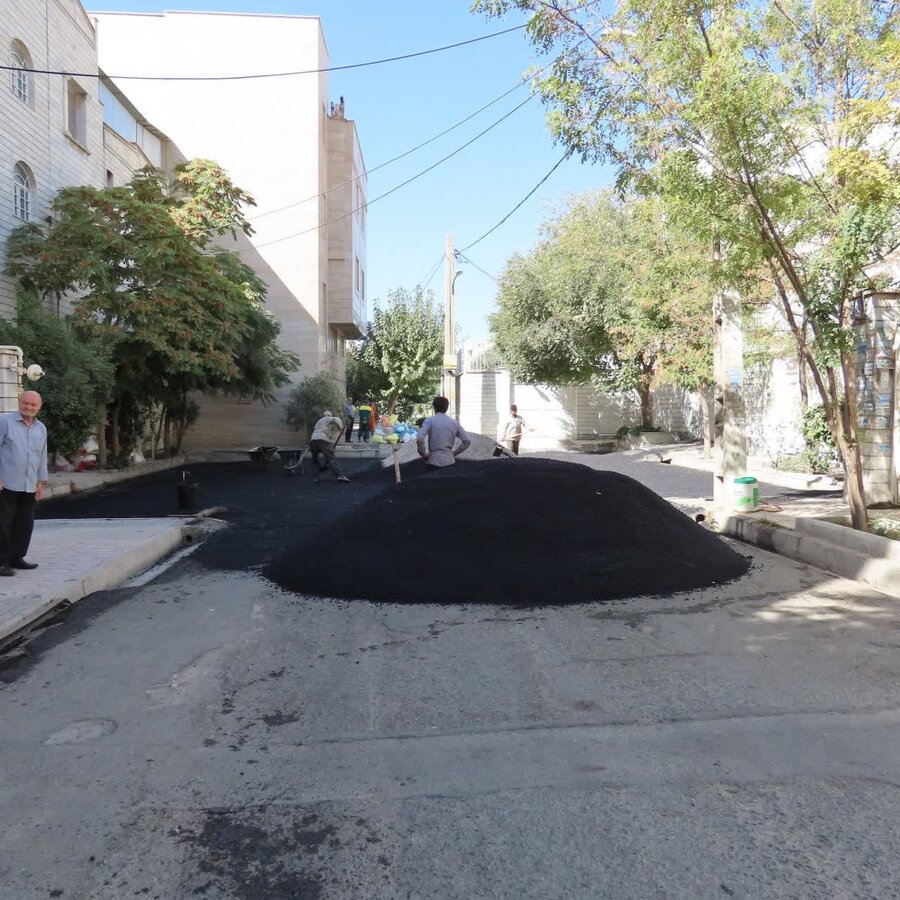 آغاز اجرای طرح جهادی روکش آسفالت در معابر منطقه ۸ کرج