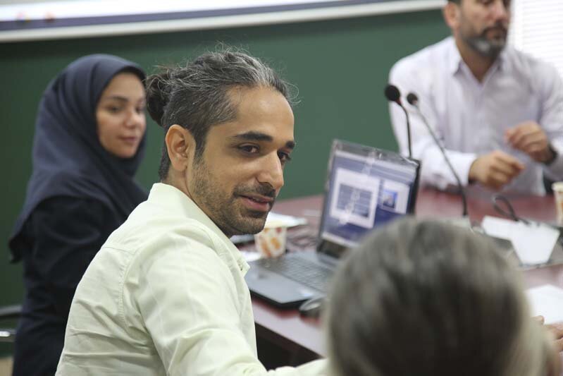 تندیس ۲ شهید و ۱۳ طرح نقاشی دیواری زینت بخش کرج میشود