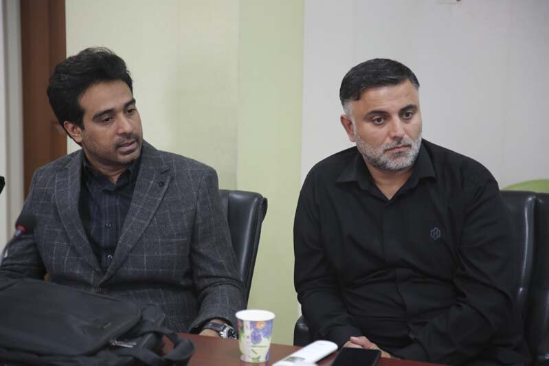 تندیس ۲ شهید و ۱۳ طرح نقاشی دیواری زینت بخش کرج میشود