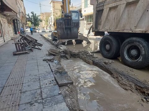 آغاز به کار فاز دوم عملیات بهسازی جداول مستهلک و اصلاح شیب خیابان اخترآباد 4