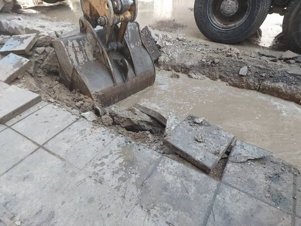 آغاز به کار فاز دوم عملیات بهسازی جداول مستهلک و اصلاح شیب خیابان اخترآباد