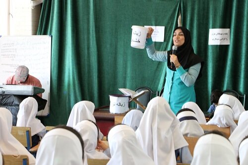 آموزش تفکیک زباله از مبدا به ایستگاه اسلام آباد رسید