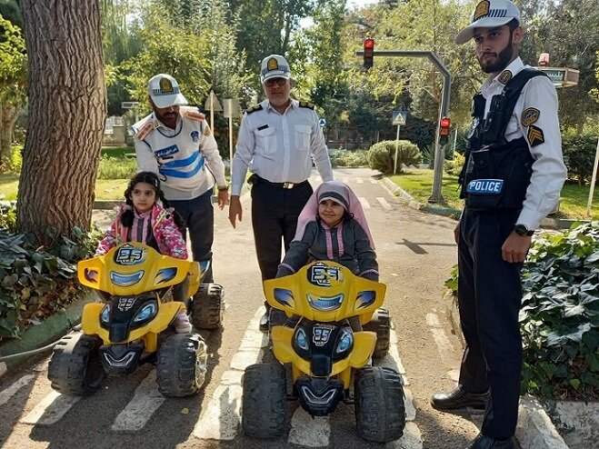 آموزش مسائل ترافیکی به دانشآموزان کرجی