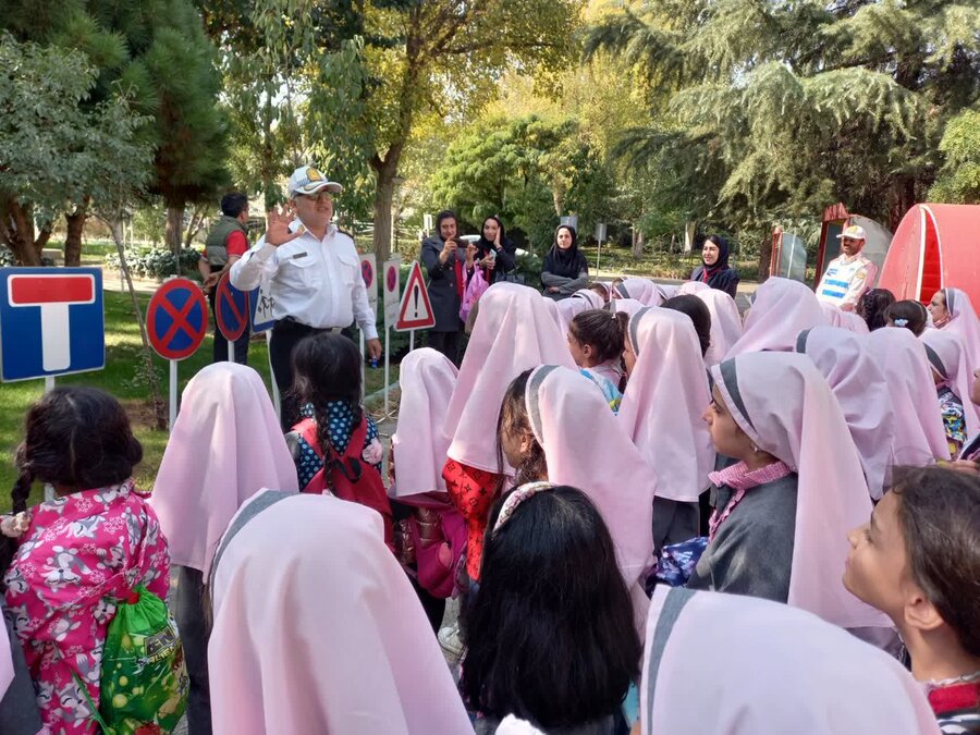 آموزش مسائل ترافیکی به دانشآموزان کرجی