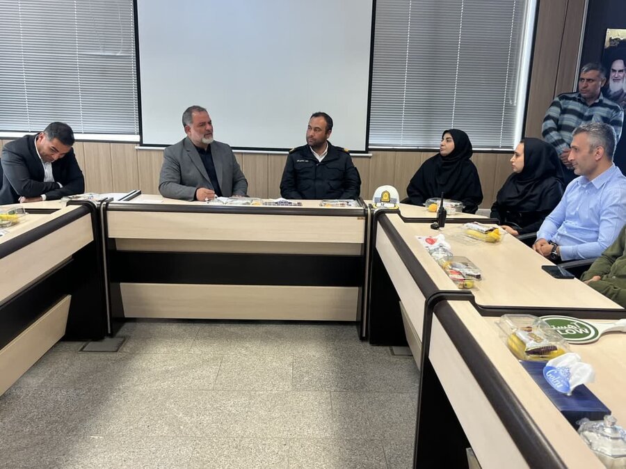 دیدار مدیر منطقه ۸ کرج با شهرداران مدرسه