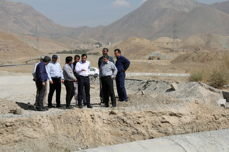 بازدید میدانی اعضای شورای شهر کرج از ادامه روند عملیات اجرایی ادامه بلوار انقلاب شمالی
