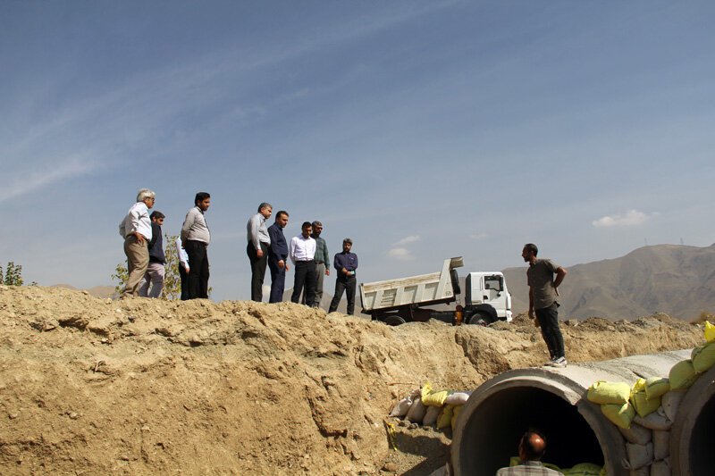 بازدید میدانی اعضای شورای شهر کرج از ادامه روند عملیات اجرایی ادامه بلوار انقلاب شمالی