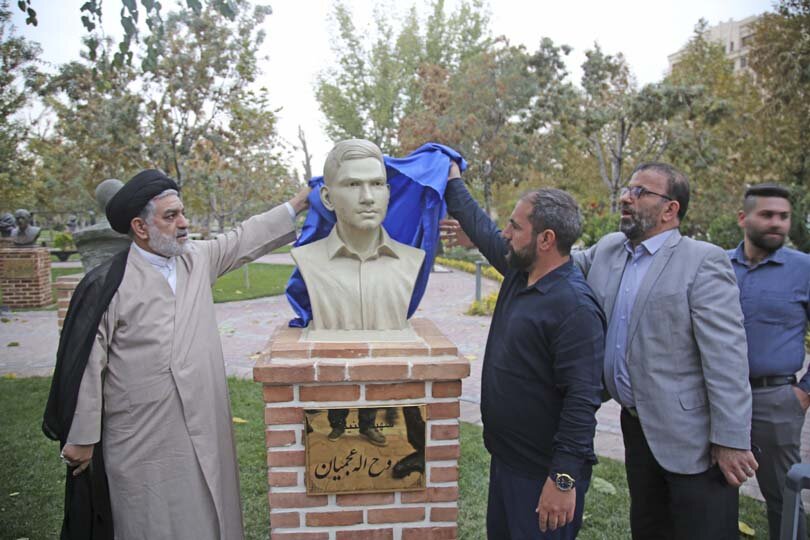 سردیس شهید مدافع امنیت «سید روح الله عجمیان» در کرج رونمایی شد