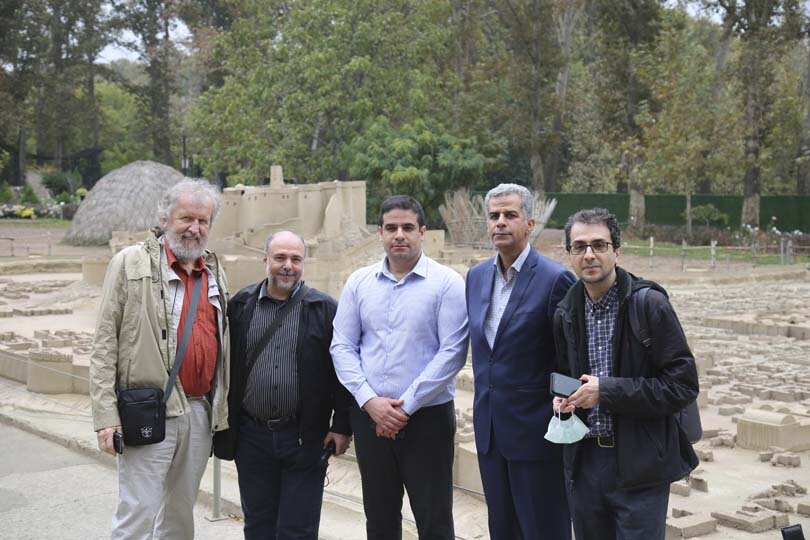 بازدید استاد دانشگاه نورتینگن آلمان از پارک ملی ایران کوچک