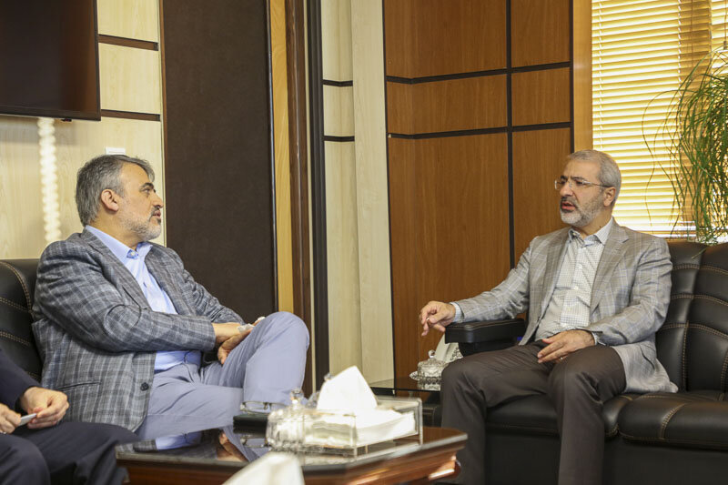 مدیرعامل شرکت ایرانخودرو دیزل با شهردار کرج دیدار کرد / توافق برای تامین ۲۰ خودرو عملیاتی