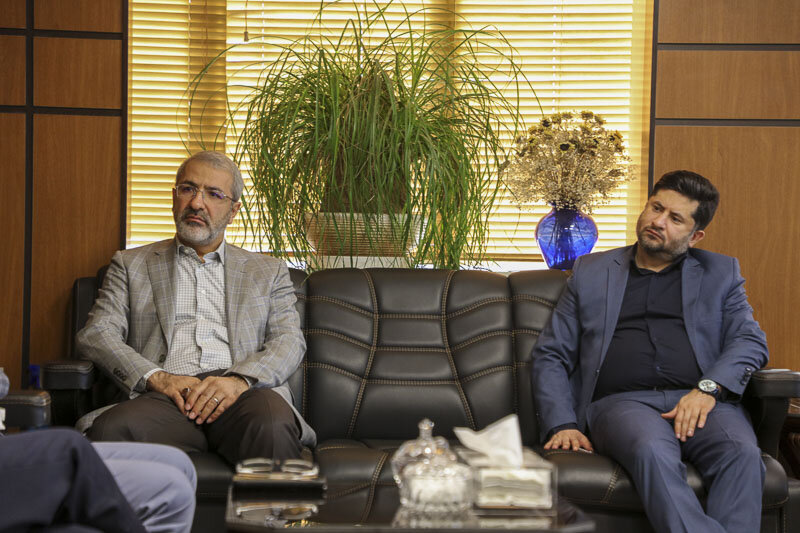 مدیرعامل شرکت ایرانخودرو دیزل با شهردار کرج دیدار کرد / توافق برای تامین ۲۰ خودرو عملیاتی